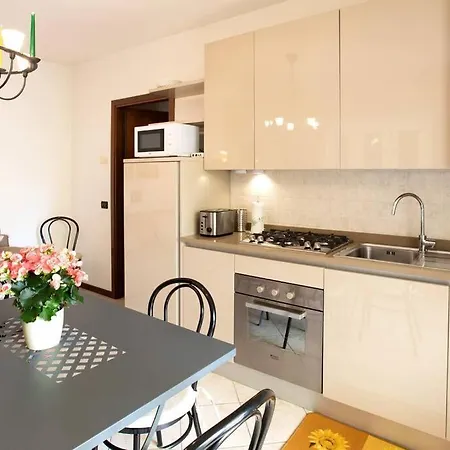 Corte Collina, Piscine, Tennis Lägenhet *