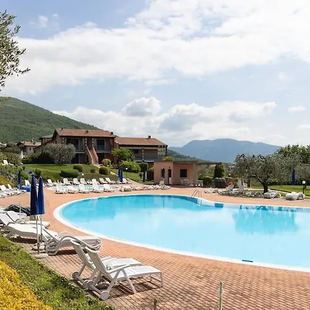 Corte Collina, Piscine, Tennis Apartment *